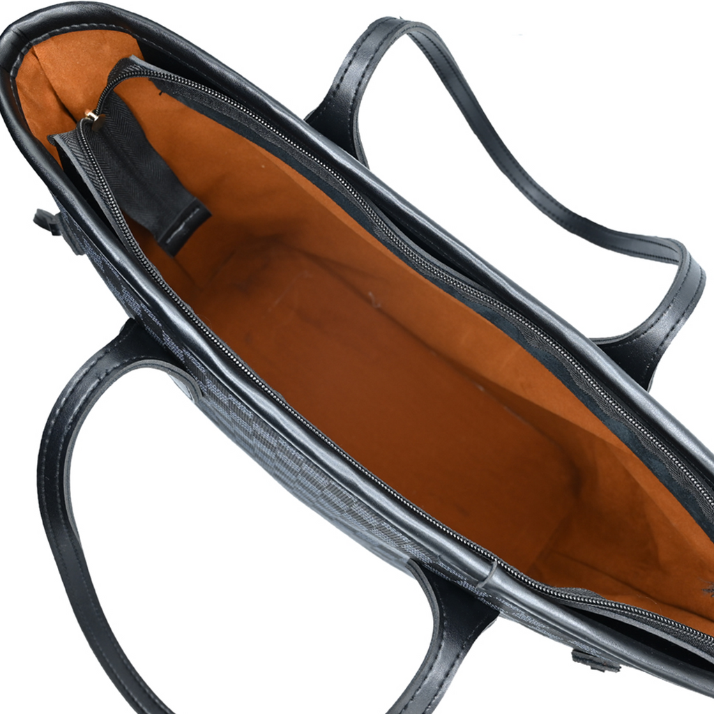 Amlam - Hand Bag - Black