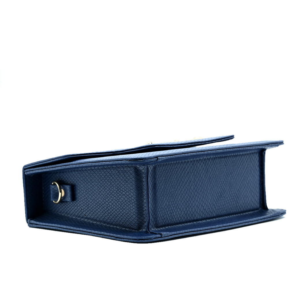 Lustre Pearl Tote – Chic Navy Blue Handbag with Pearl Handle