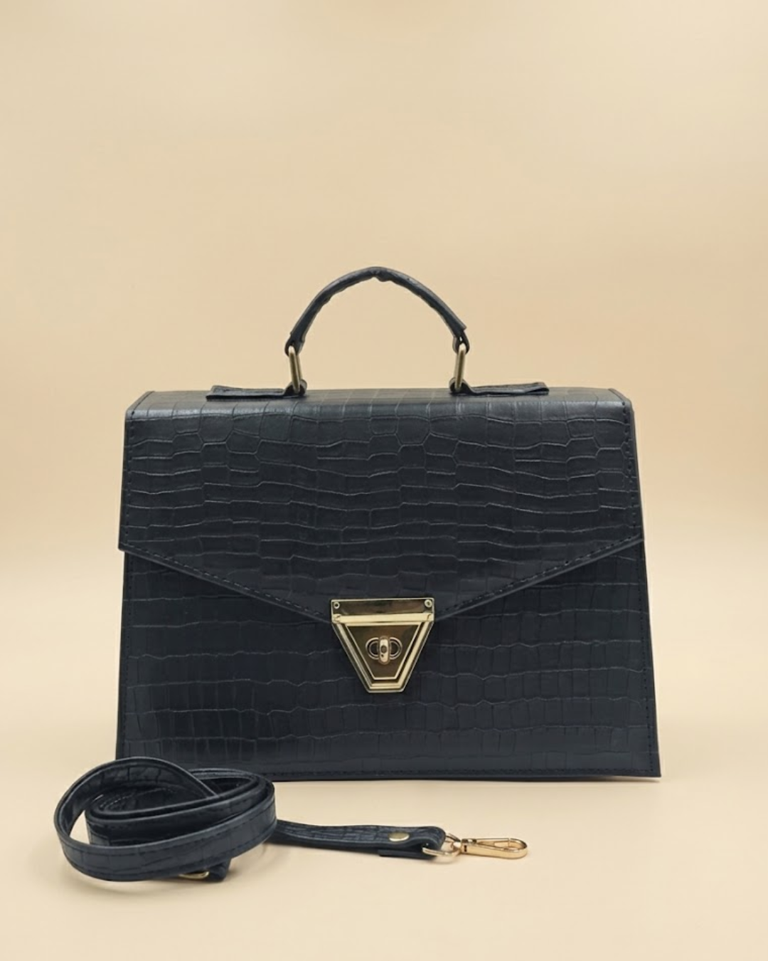 Quaint Crossbody Bag - Black